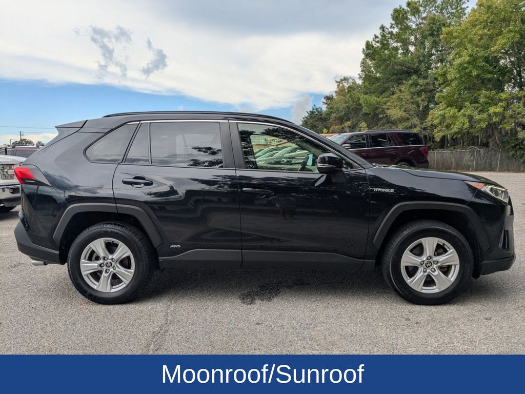 2020 Toyota RAV4 Hybrid XLE