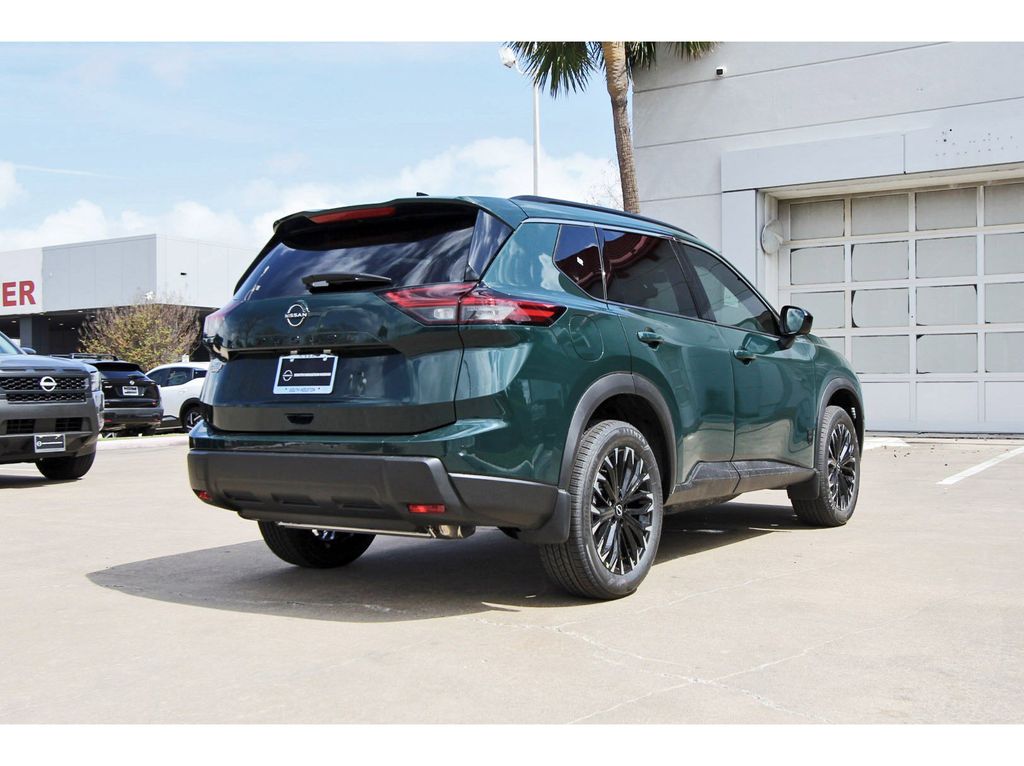 2026 Nissan Rogue Dark Armor - 3