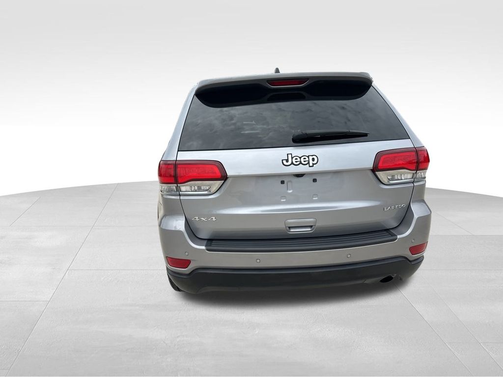 2021 Billet Silver Metallic Clearcoat Jeep Grand Cherokee Laredo X 4X4 SUV