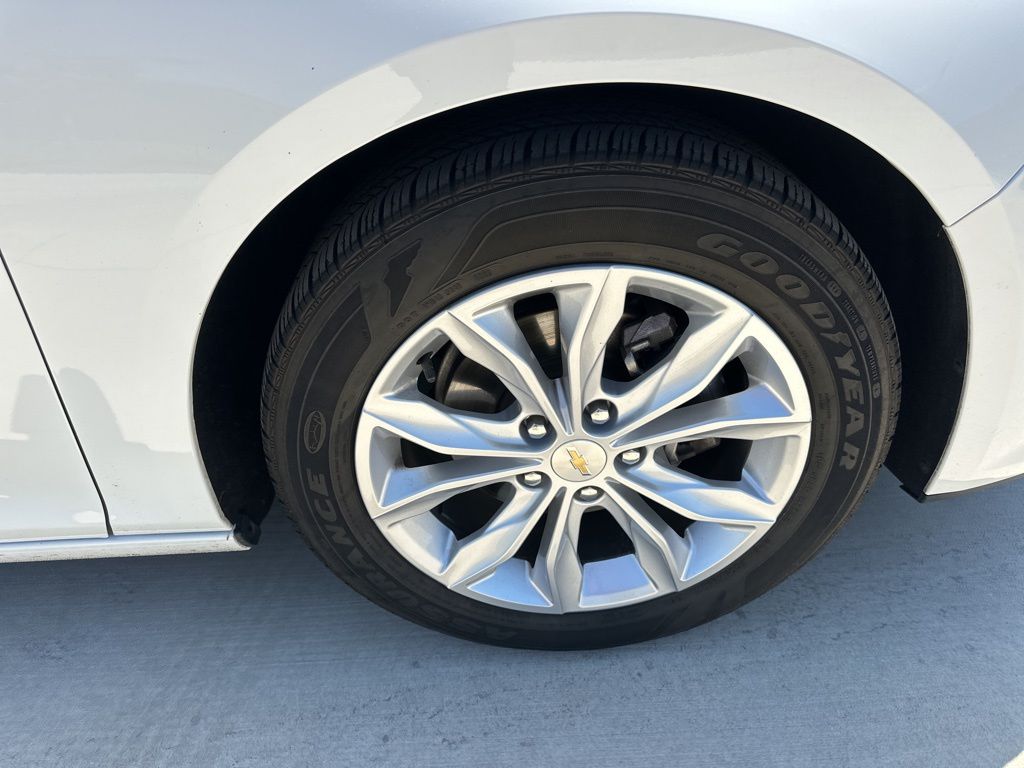 2023 Summit White Chevrolet Malibu LT FWD Sedan