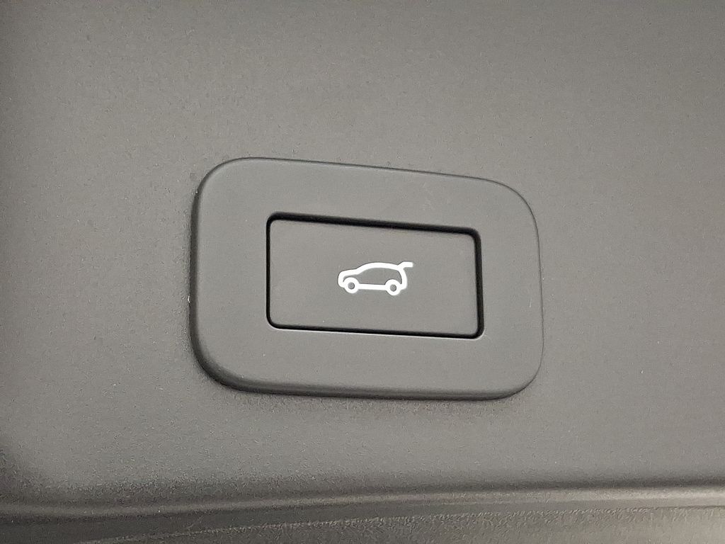 Thumbnail: 2026 Land Rover Range Rover Evoque - 30