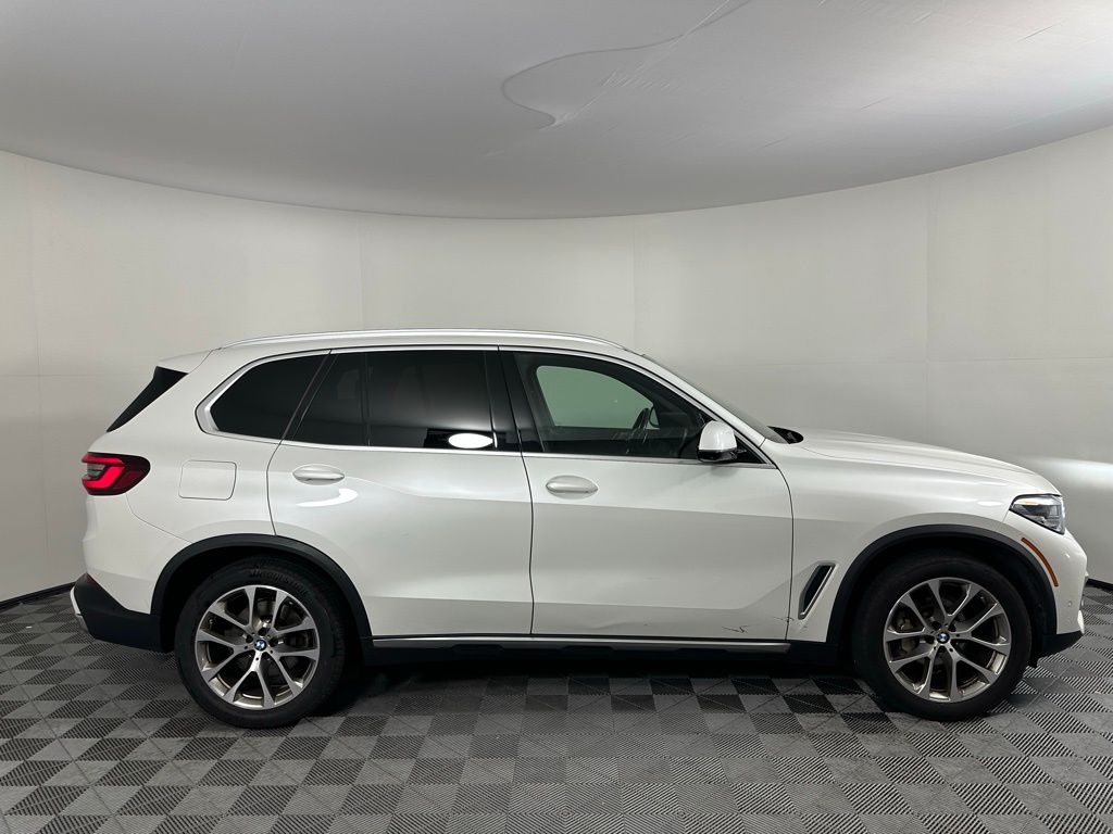 Thumbnail: 2021 BMW X5 - 4