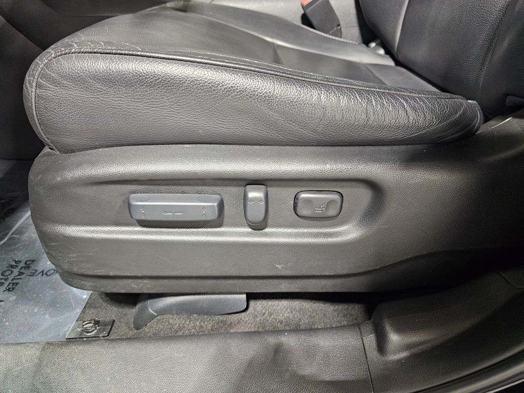 Used 2017  Honda EX-L image 21