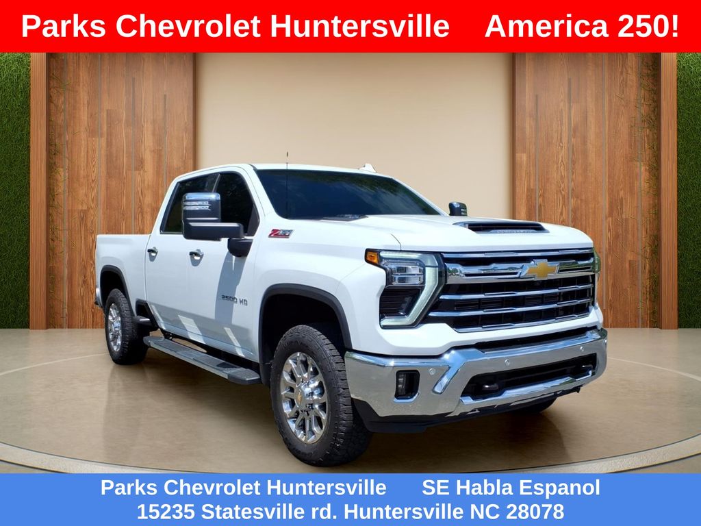 Summit White 2026 Chevrolet Silverado 2500HD Pickup Truck Four-Wheel Drive 10-Speed Automatic