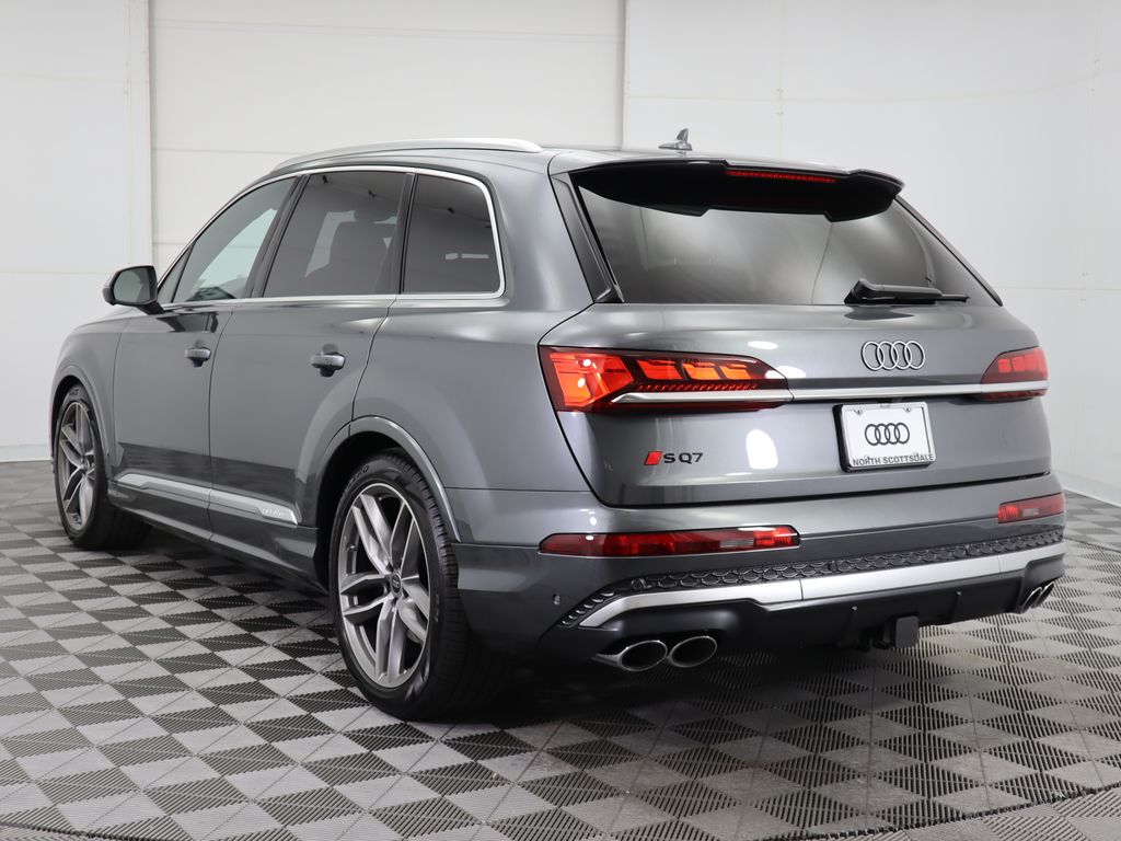 2025 Audi SQ7  7