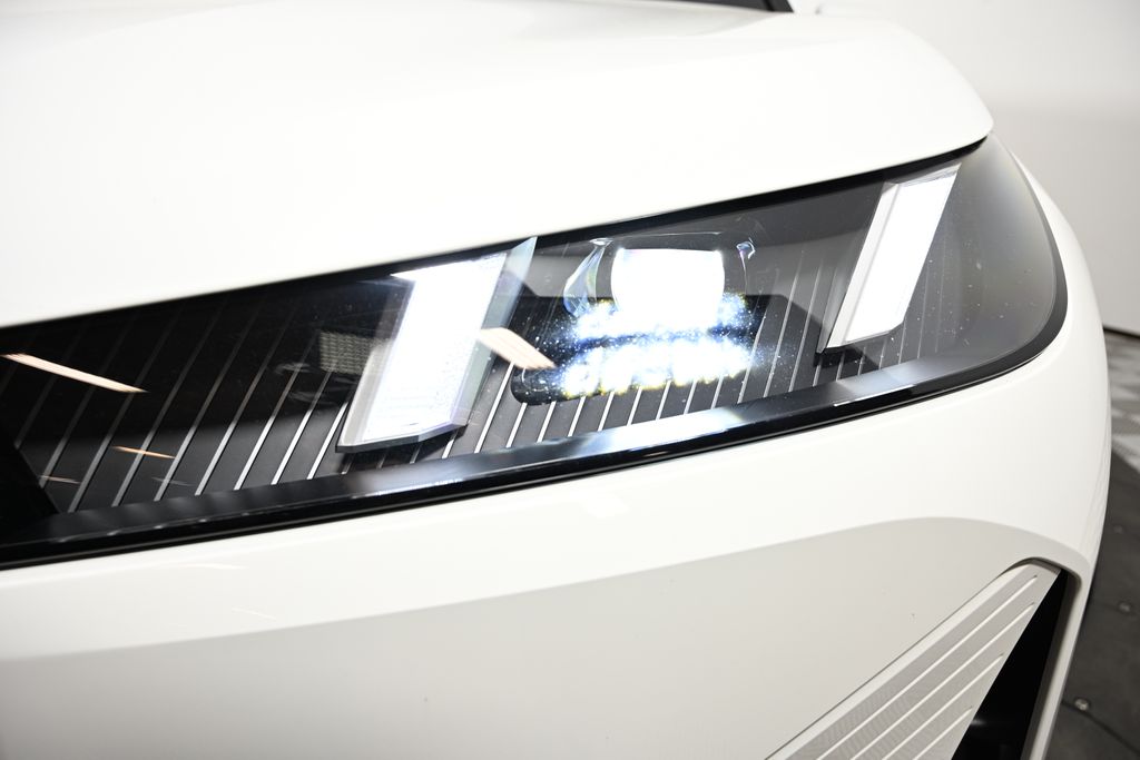 Thumbnail: 2026 BMW iX - 9