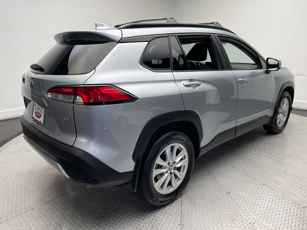 2023 Toyota Corolla Cross LE 5