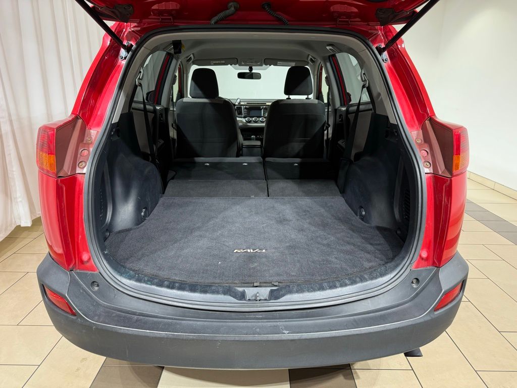 Thumbnail: 2015 Toyota RAV4 - 12