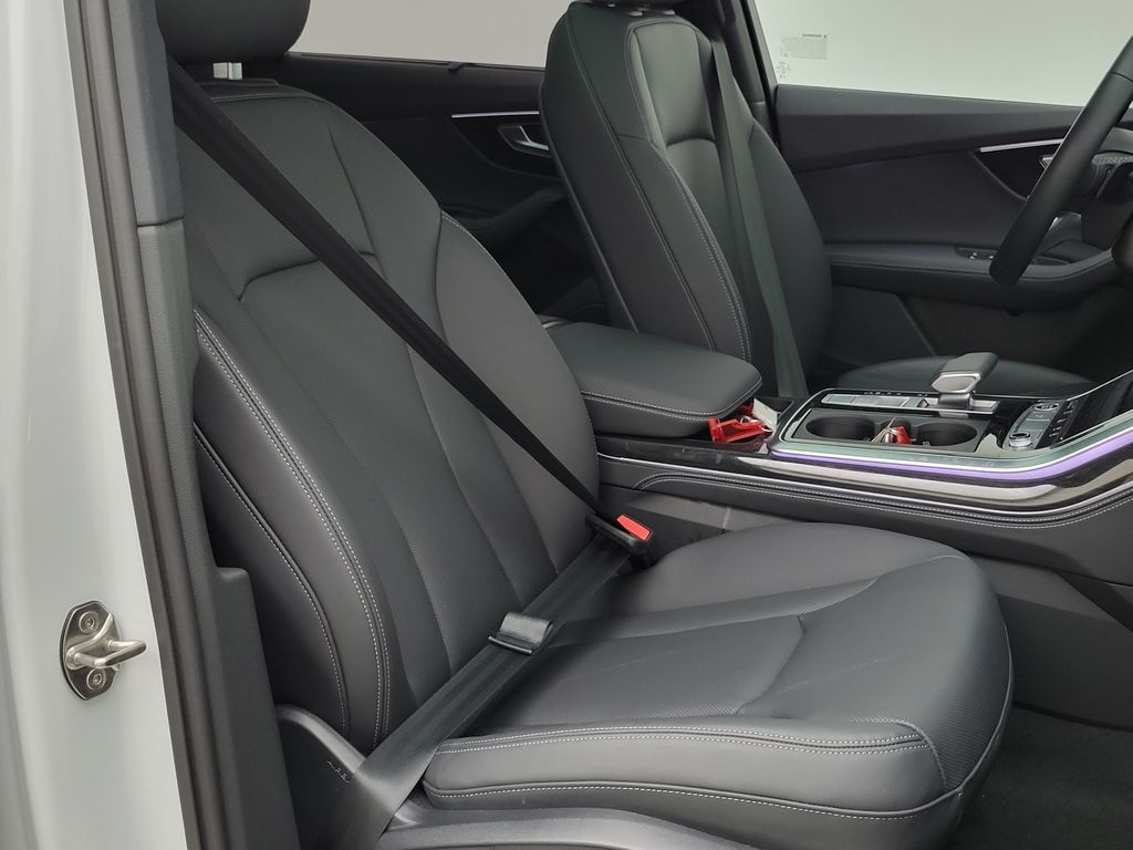 Thumbnail: 2026 Audi Q7 - 14