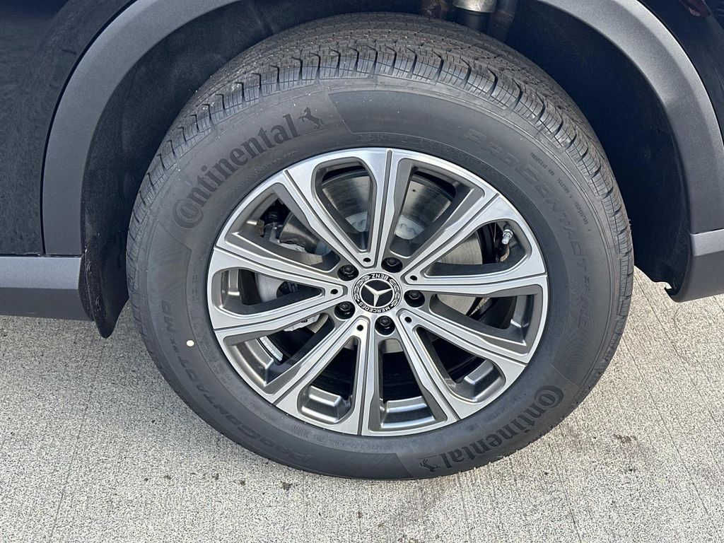 Thumbnail: 2026 Mercedes-Benz GLC - 7