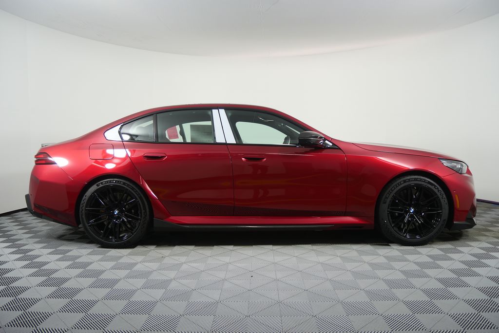 Thumbnail: 2026 BMW M5 - 2