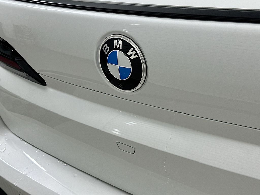Thumbnail: 2025 BMW 7 Series - 22