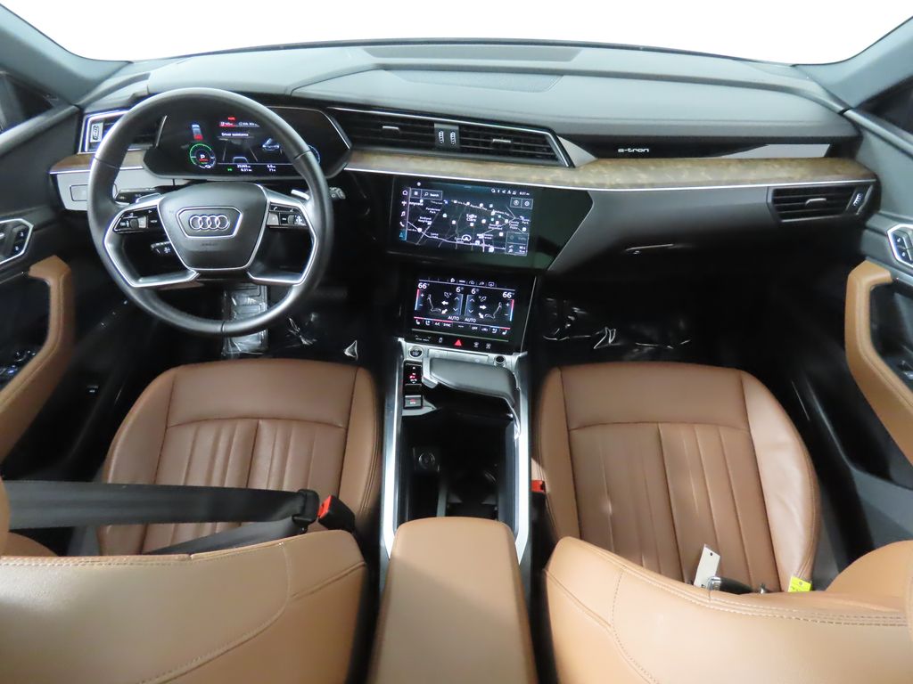 Thumbnail: 2021 Audi e-tron - 11