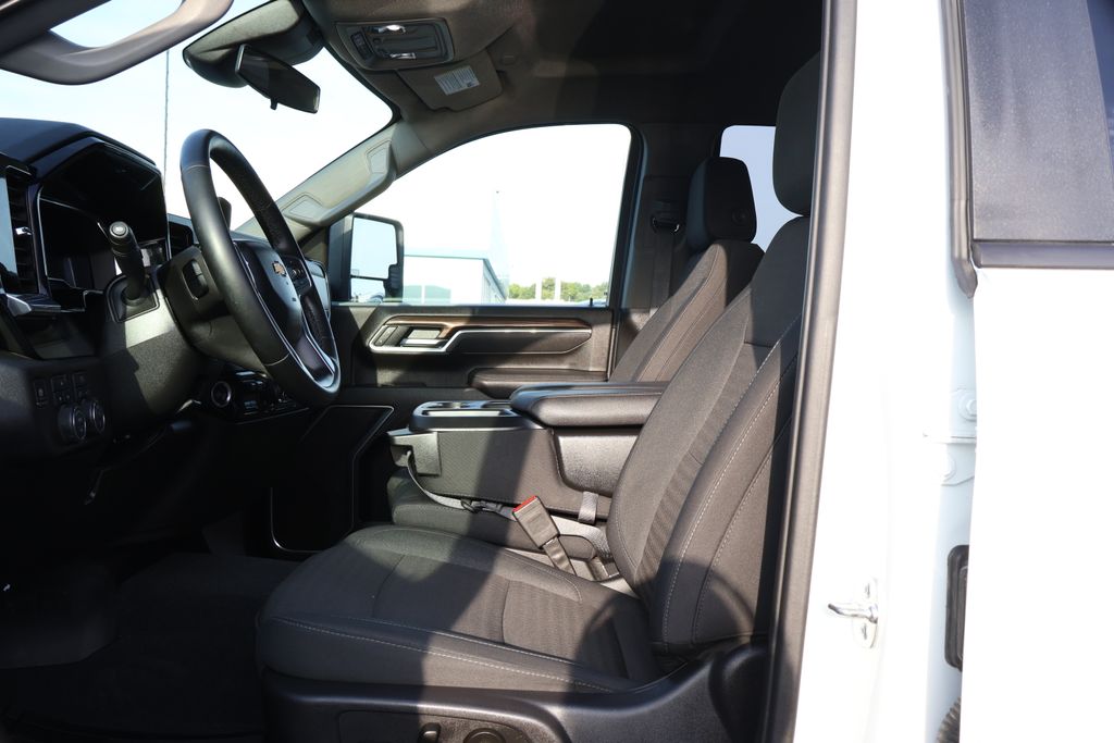 Thumbnail: 2025 Chevrolet Silverado 2500 - 12