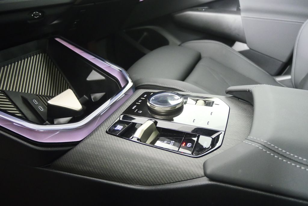 Thumbnail: 2025 BMW X3 - 24