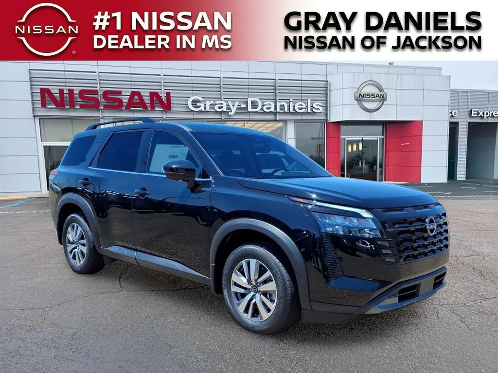 2026 Nissan Pathfinder SL 2WD's photo