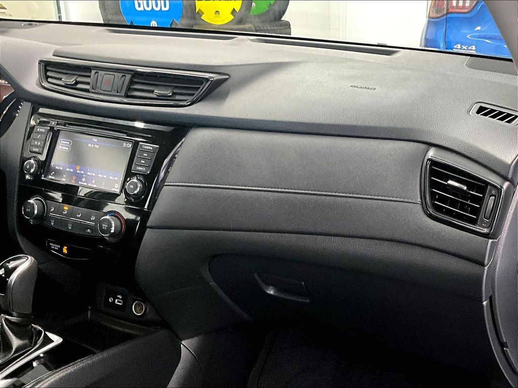 2019 Nissan Rogue — photo 13