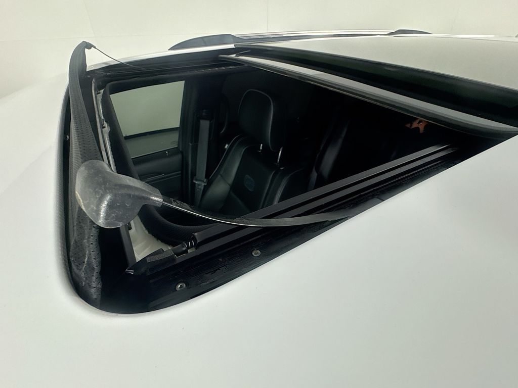 Used Car 2020 Jeep Grand Cherokee  Overland For Sale Under $30,000 In Austin, Texas