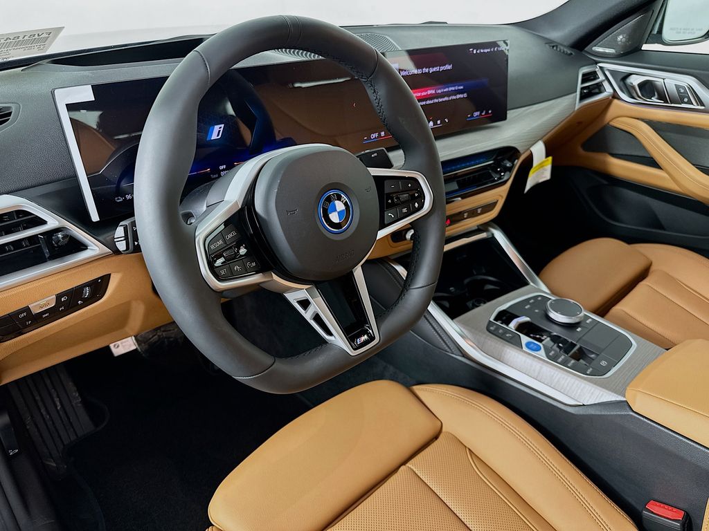 Thumbnail: 2025 BMW i4 - 9
