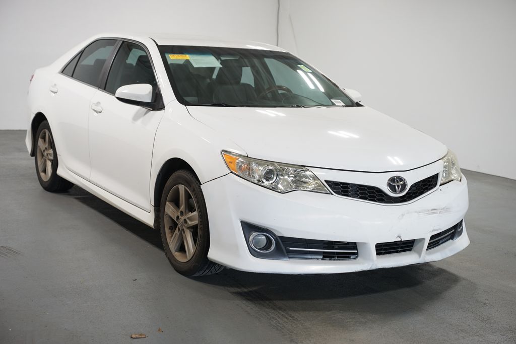 Thumbnail: 2012 Toyota Camry - 3