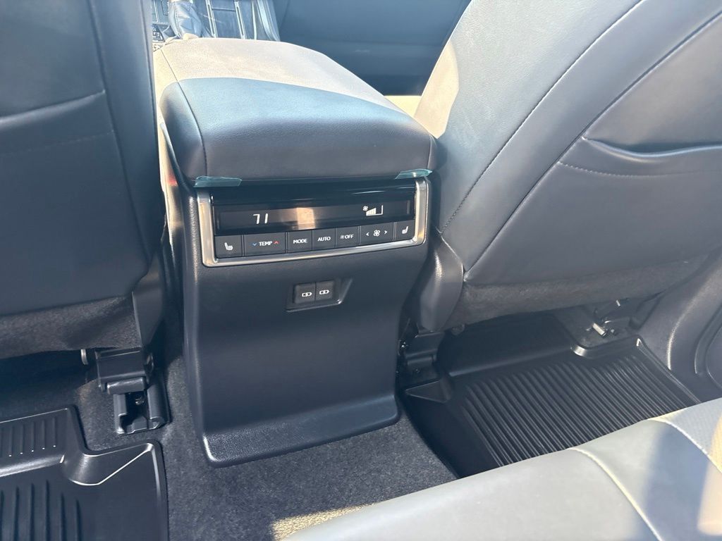 Thumbnail: 2025 Lexus GX - 19