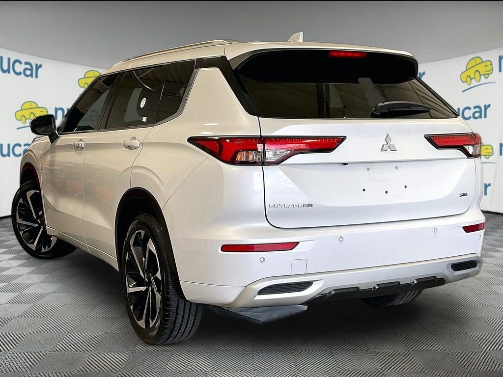 2022 Mitsubishi Outlander — photo 4