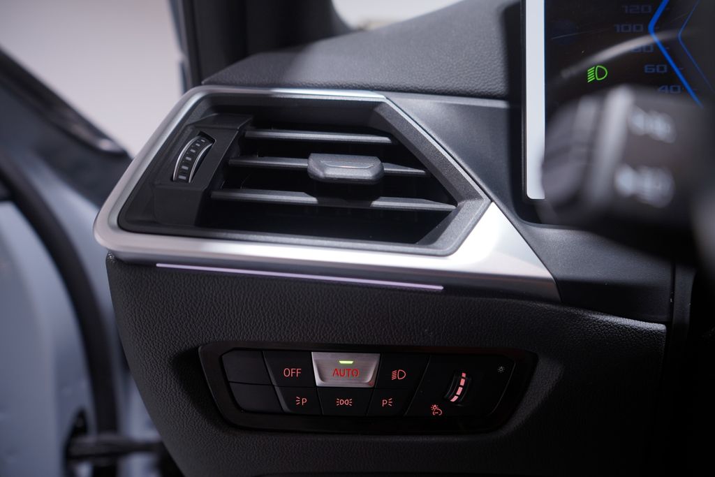 Thumbnail: 2023 BMW M3 - 19