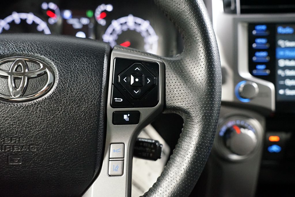 Thumbnail: 2020 Toyota 4Runner - 14