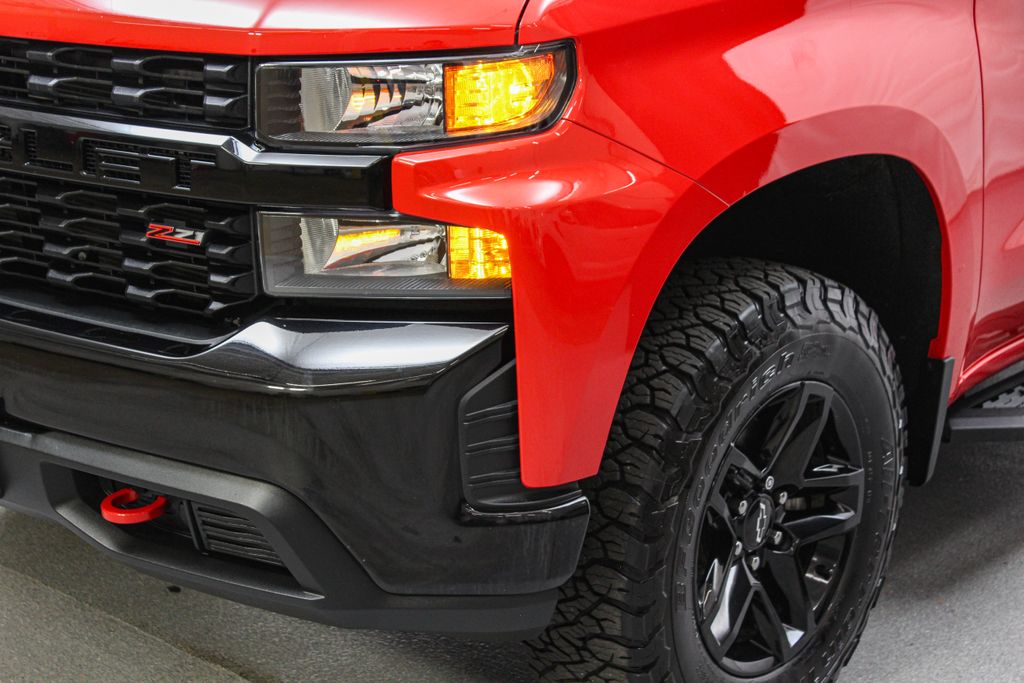 View vehicle photo 5