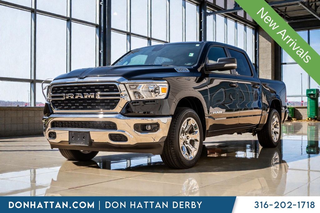 Diamond Black Crystal Pearlcoat 2022 RAM 1500 Big Horn Crew Cab 4WD Pickup Truck Four-Wheel Drive 8-Speed Automatic