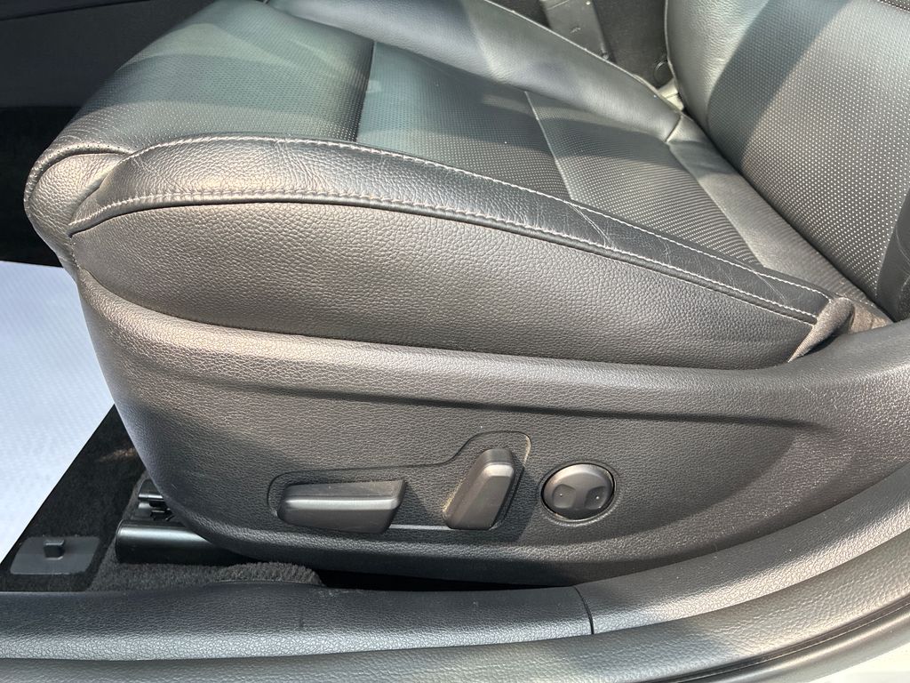 2019 Kia Cadenza Technology - 9