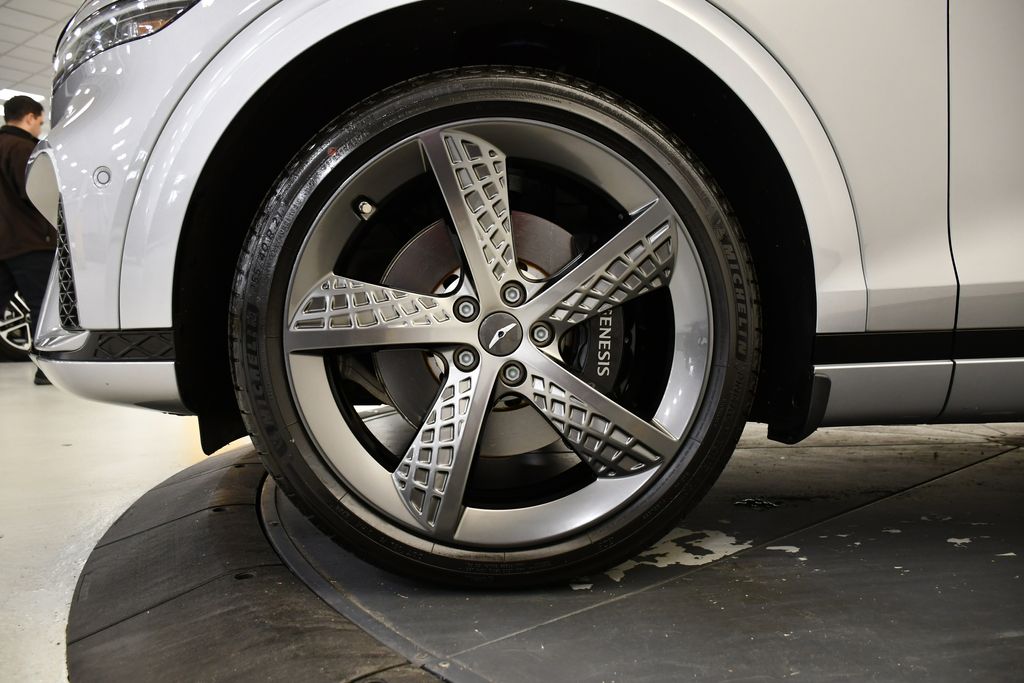 Thumbnail: 2025 Genesis GV70 - 13