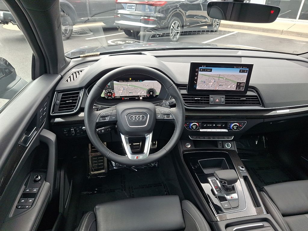 Thumbnail: 2024 Audi SQ5 - 11