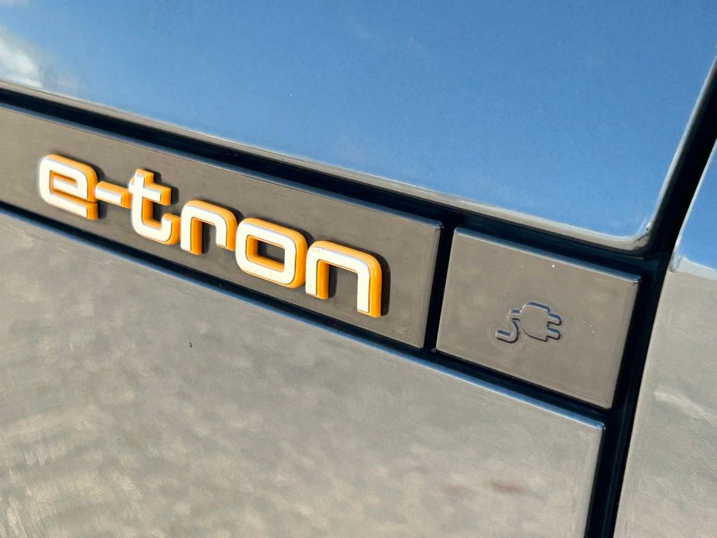 Used 2019 Gray Audi Premium Plus image 39