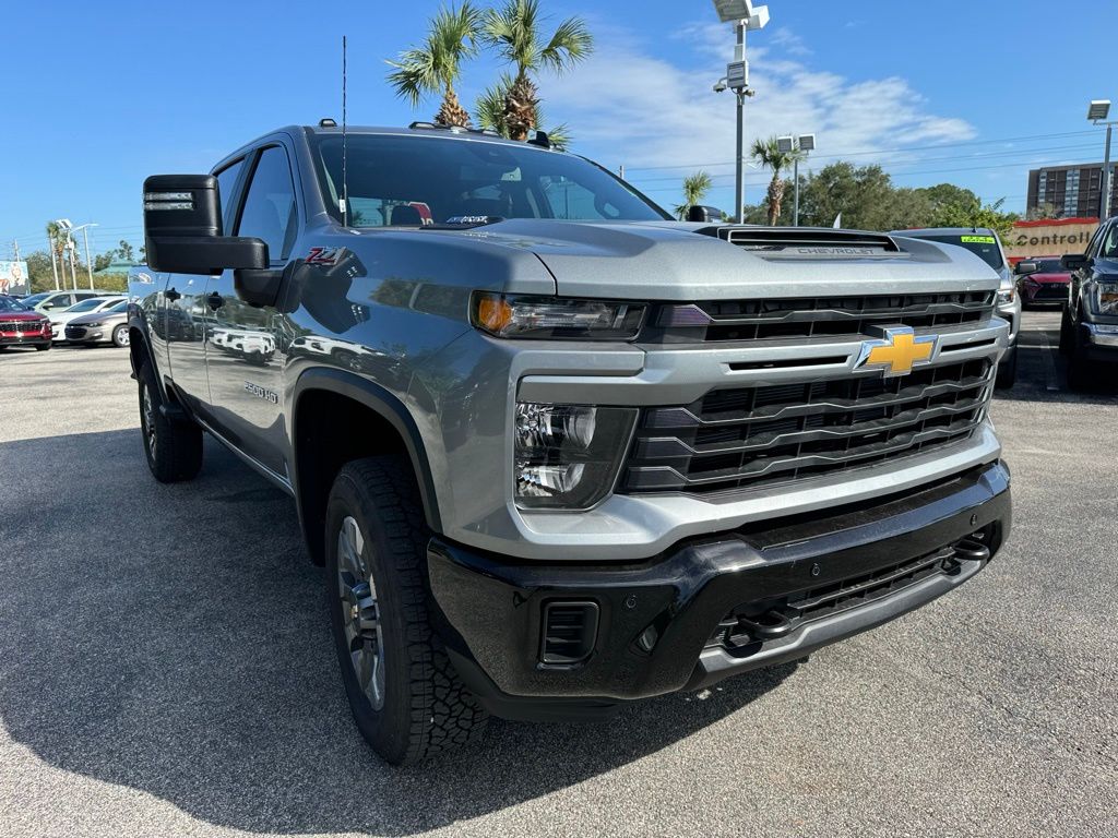 2025 Chevrolet Silverado 2500HD Custom 10