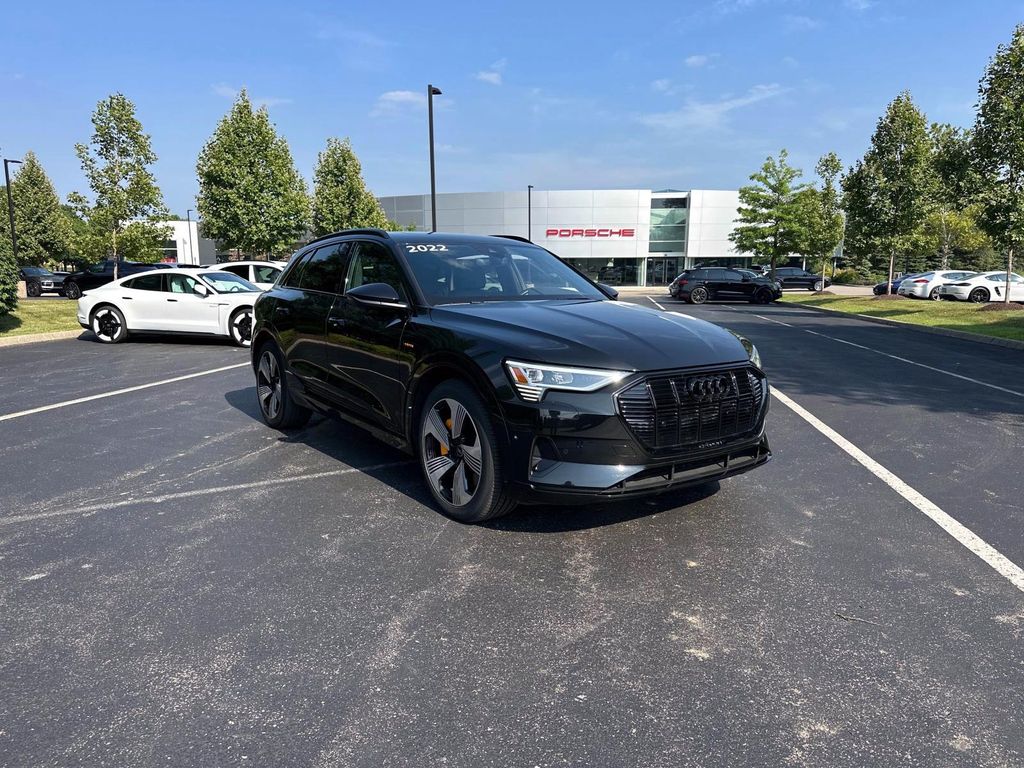 /2022 Audi E-TRON