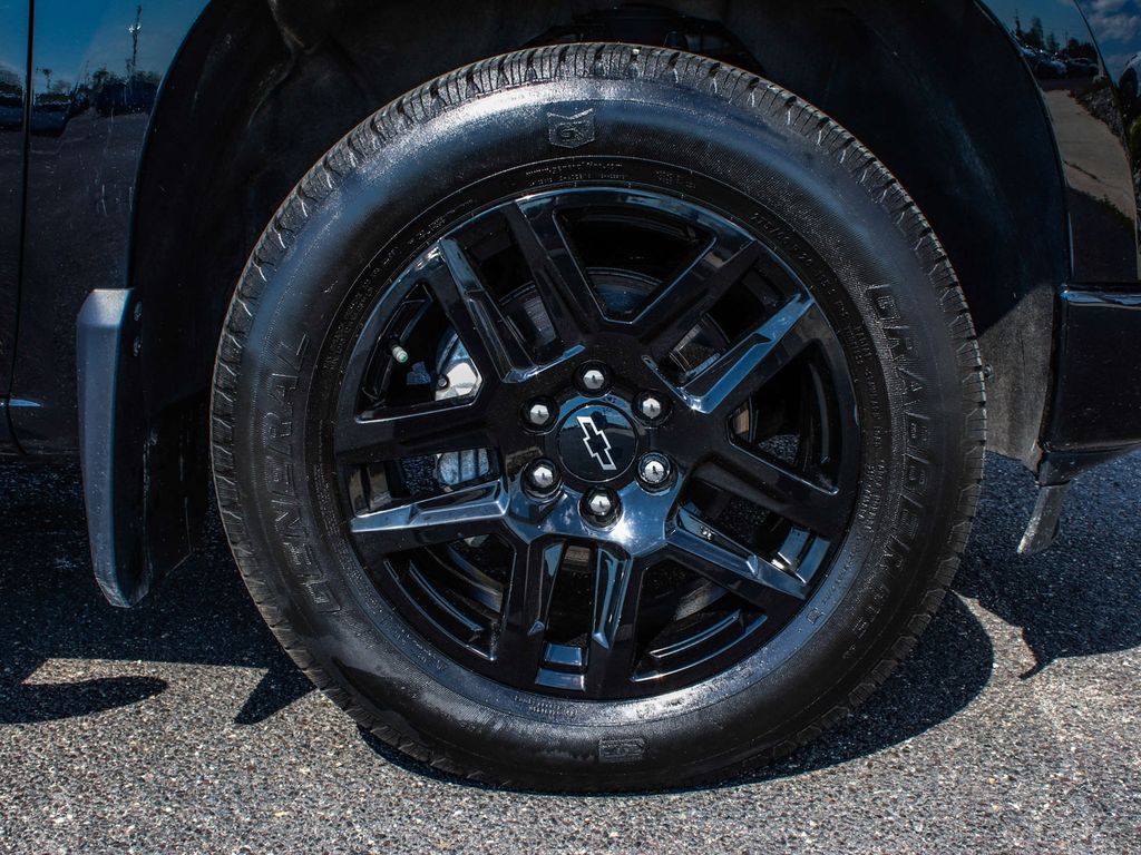 View vehicle photo 7