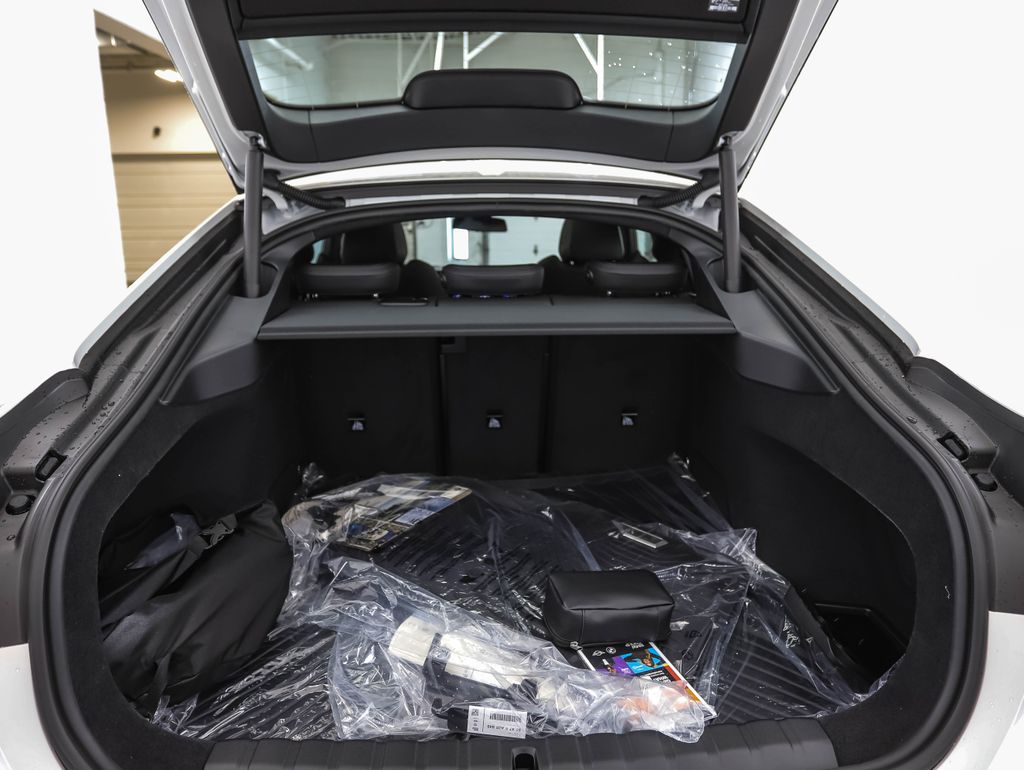 Thumbnail: 2026 BMW i4 - 24