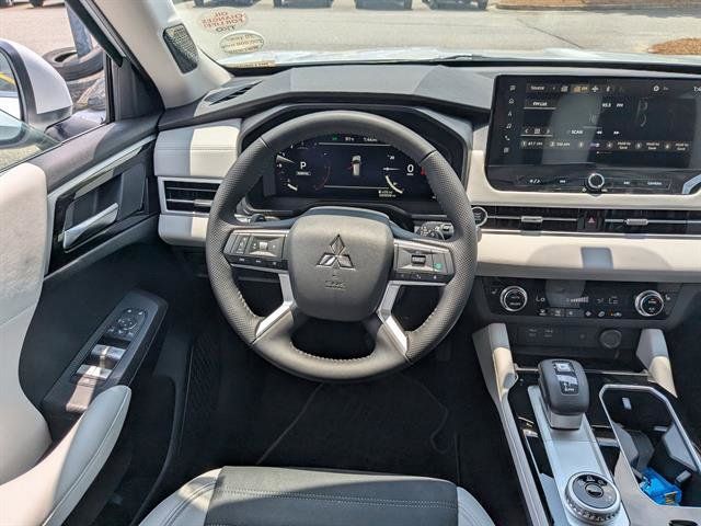 Used 2025 Mitsubishi Outlander SUV