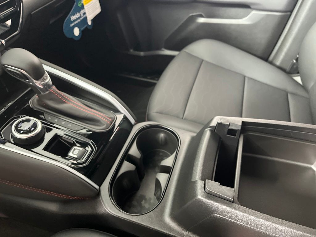 Thumbnail: 2026 Chevrolet Colorado - 32