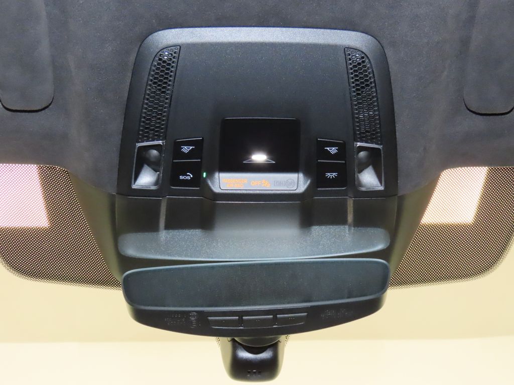 Thumbnail: 2025 Porsche Taycan - 30