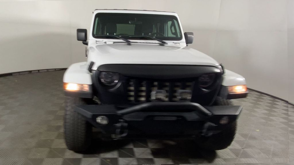 2018 Jeep Wrangler Unlimited Sahara 3