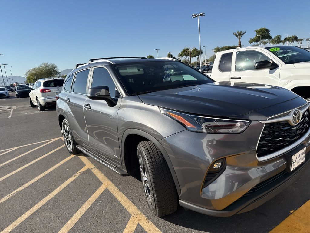 Thumbnail: 2023 Toyota Highlander - 2