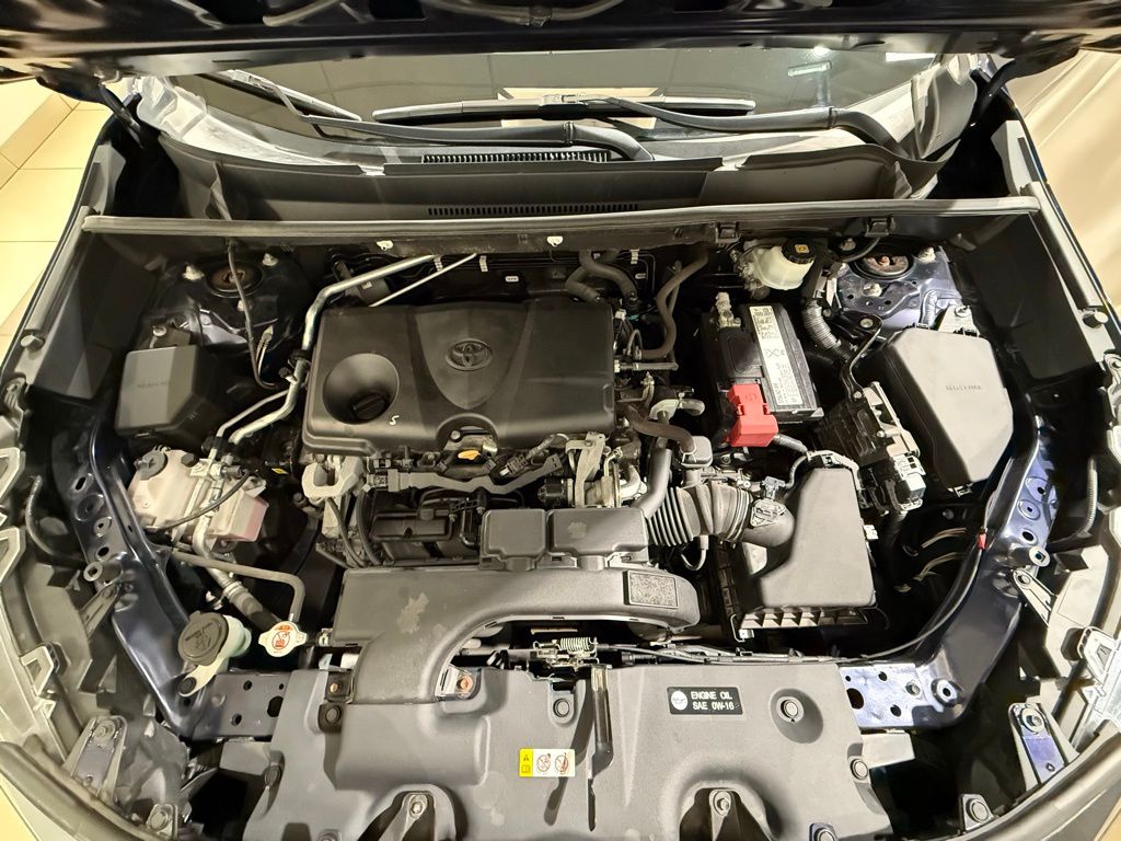 Thumbnail: 2019 Toyota RAV4 - 10