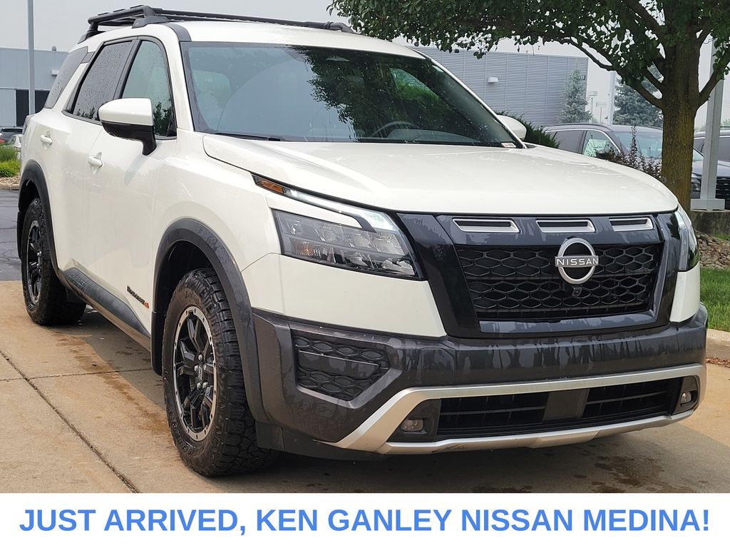 Glacier White 2024 Nissan Pathfinder SUV / Crossover All-Wheel Drive 9-Speed Automatic