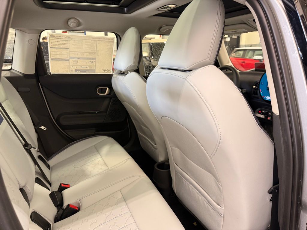 Thumbnail: 2025 MINI Cooper Hardtop - 25