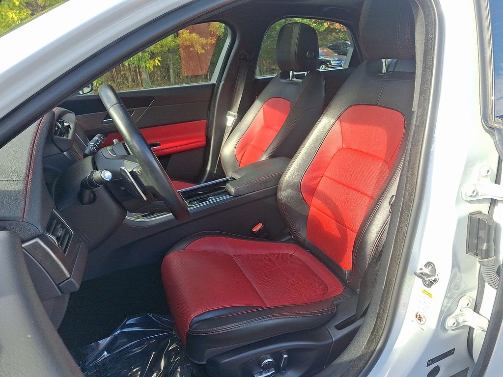 Thumbnail: 2020 Jaguar XF - 13