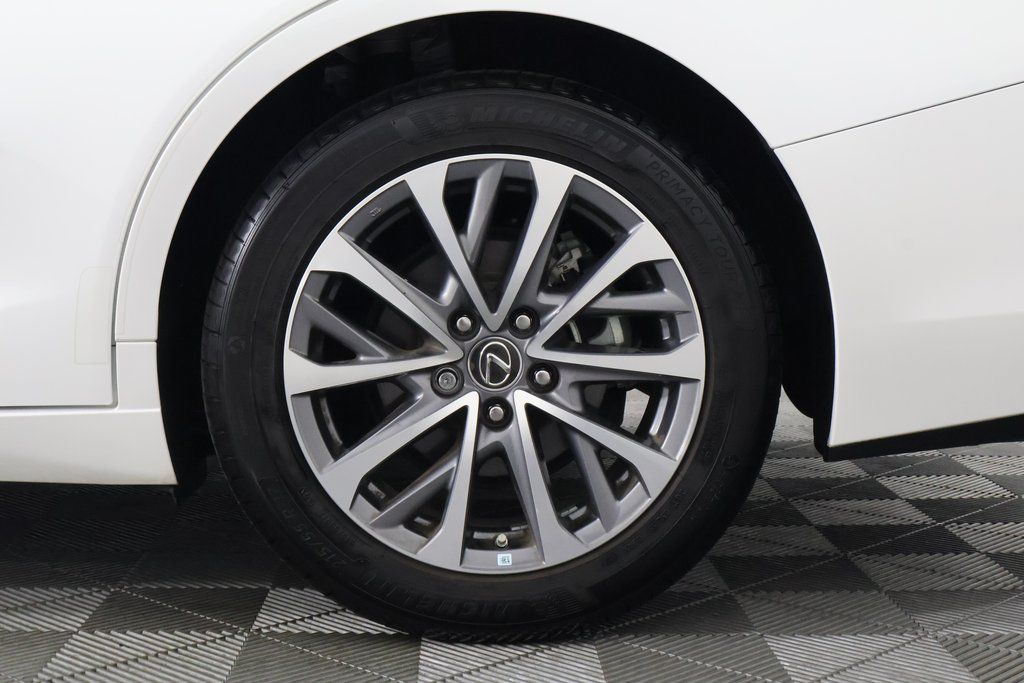 Thumbnail: 2022 Lexus ES - 16