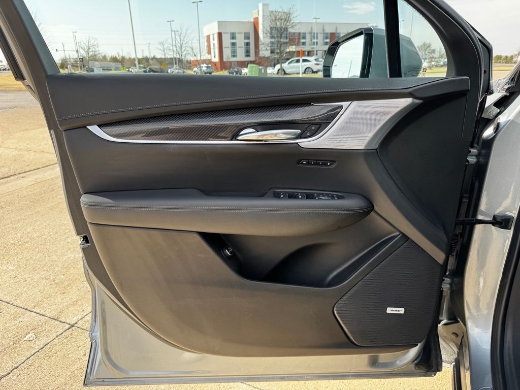 2024 Cadillac XT6 Sport photo