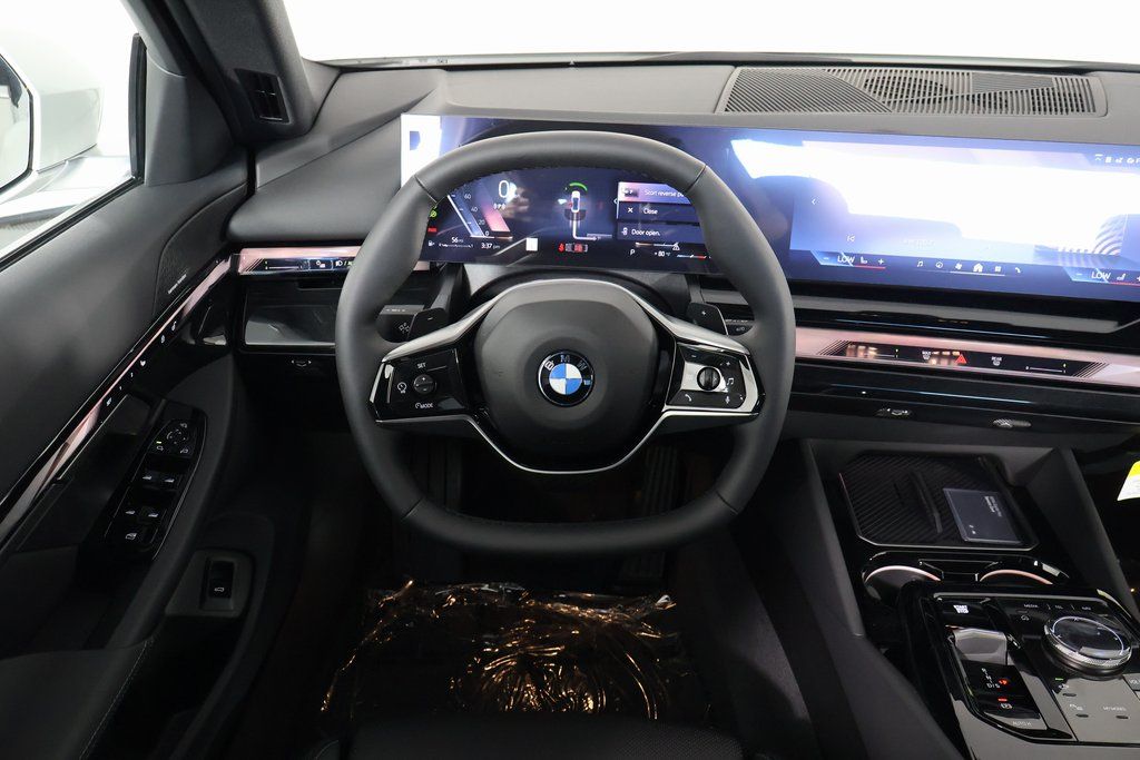 Thumbnail: 2027 BMW 5 Series - 3